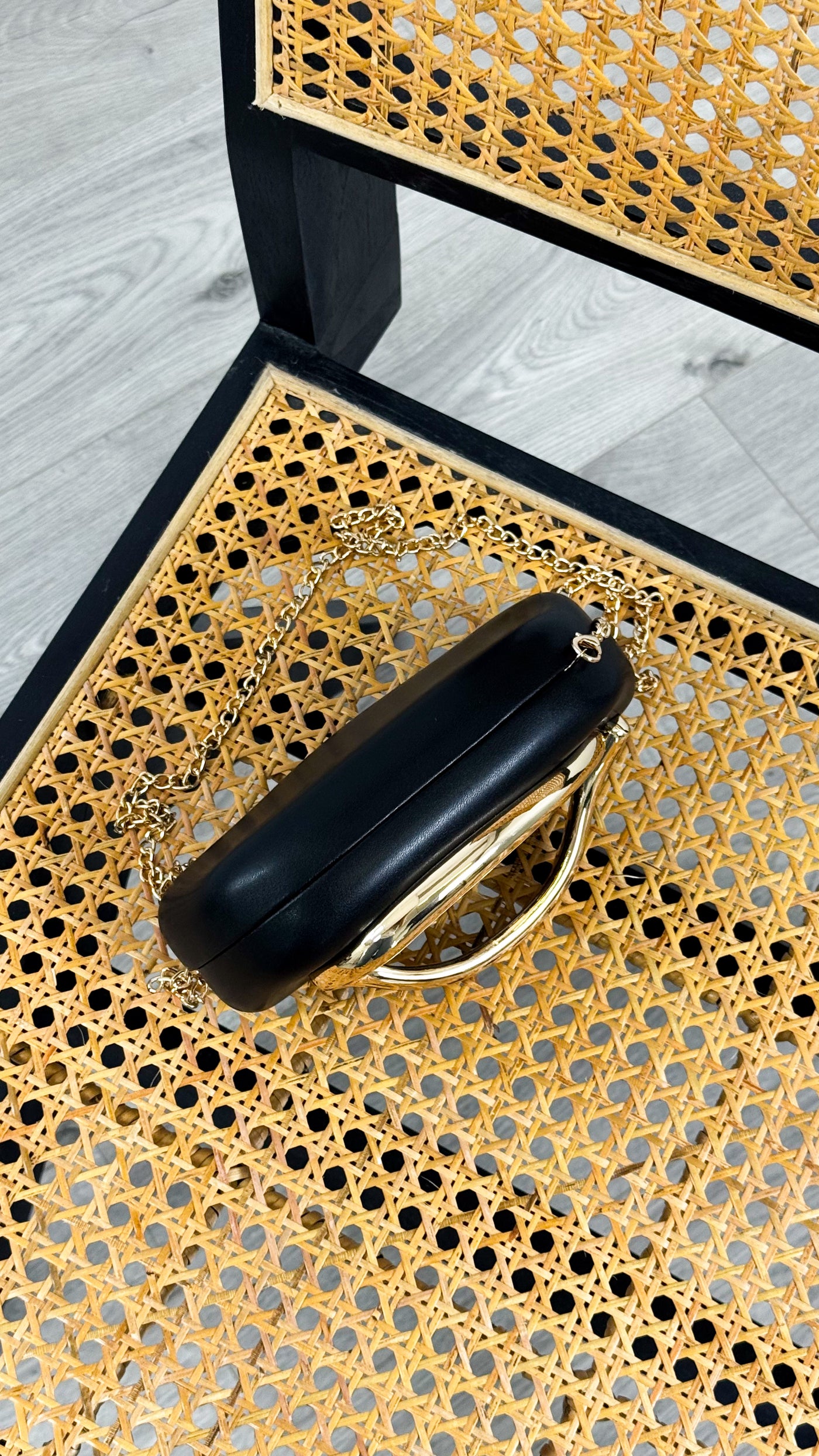 CELINA STATEMENT CLUTCH - BLACK