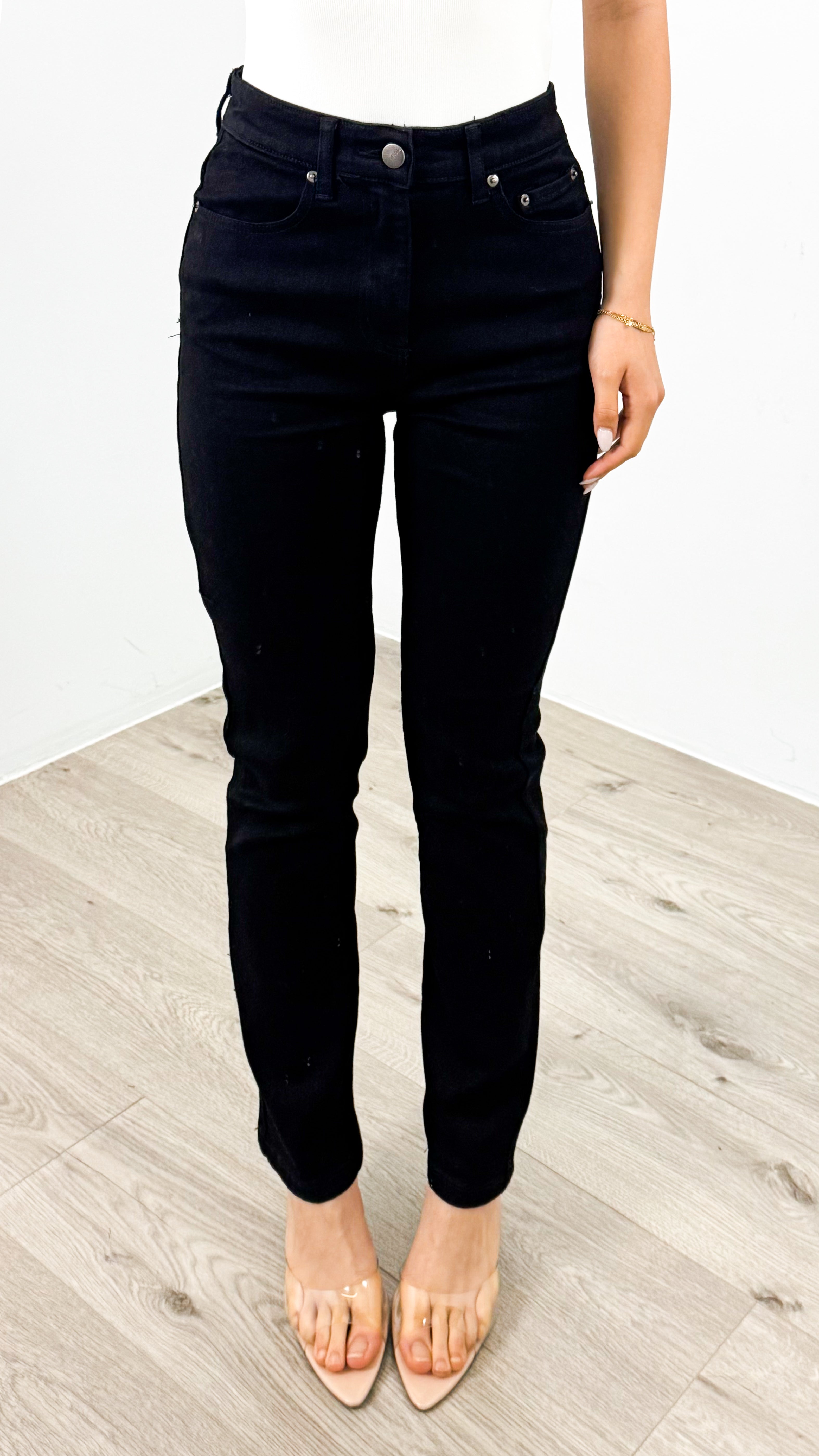 CARLTON STRETCH STRAIGHT LEG JEAN - BLACK