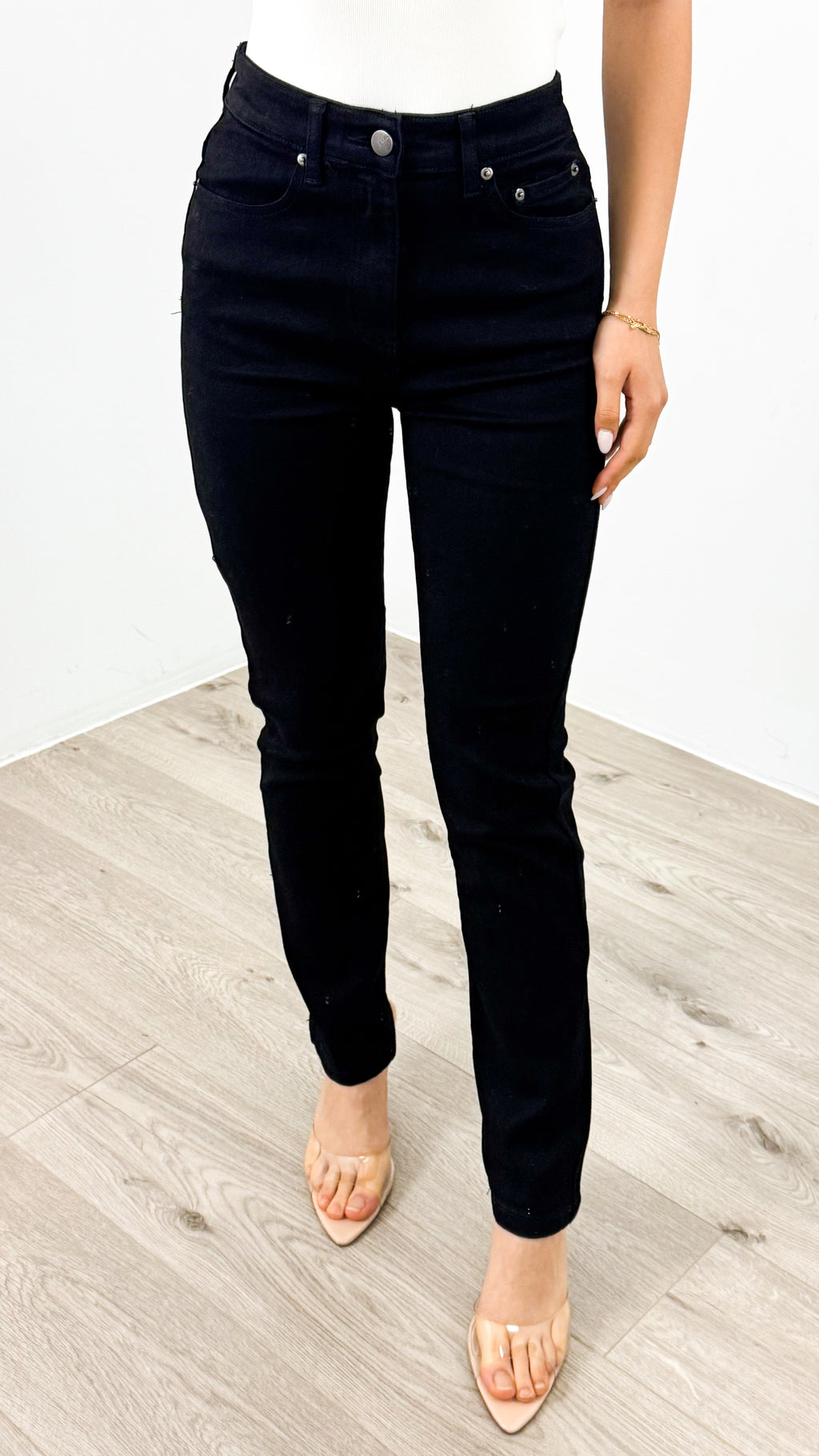 CARLTON STRETCH STRAIGHT LEG JEAN - BLACK