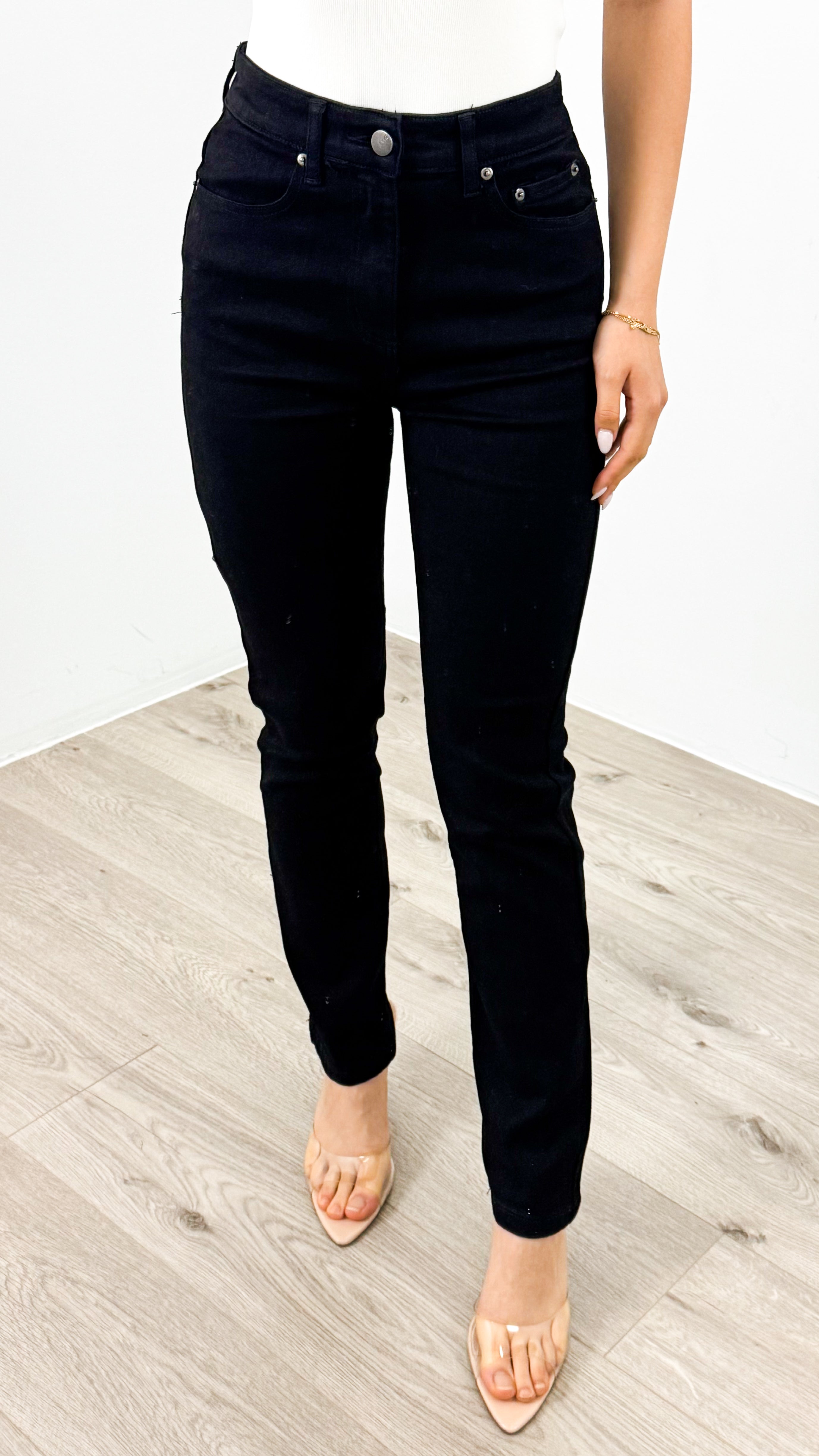CARLTON STRETCH STRAIGHT LEG JEAN - BLACK