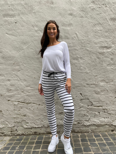 'BETTY BASICS' DAISY JOGGERS - WHITE STRIPE