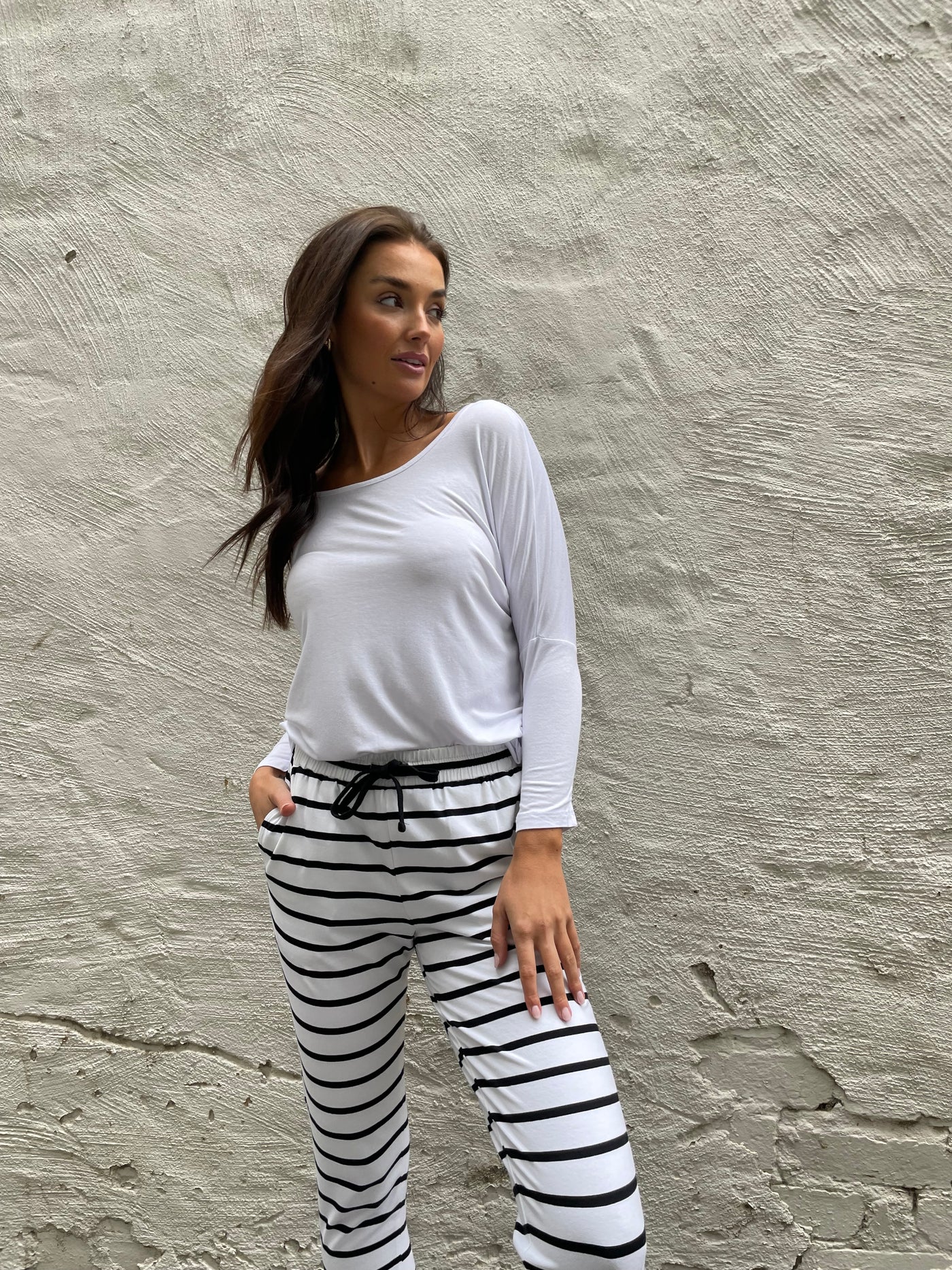 'BETTY BASICS' DAISY JOGGERS - WHITE STRIPE