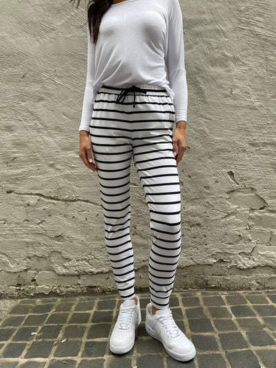 'BETTY BASICS' DAISY JOGGERS - WHITE STRIPE